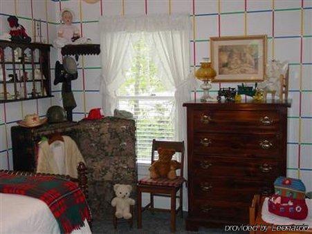 Red Bluff Cottage Bed & Breakfast Montgomery Room photo